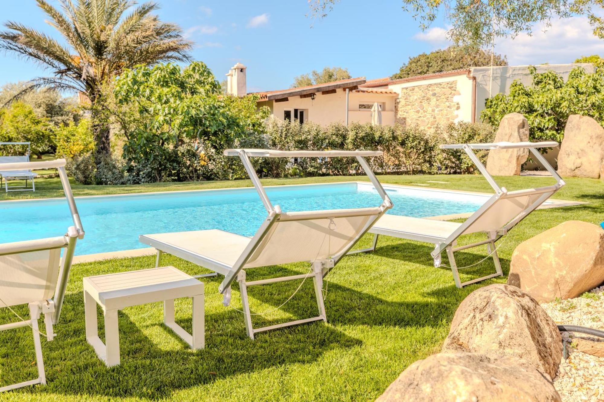 Stazzo San Teodoro La Quercia Piscina Condivisa Apartment Exterior photo